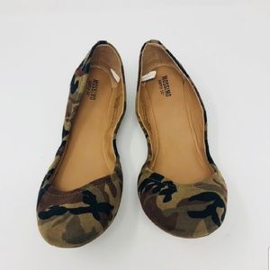 Mossimo  camouflage flats